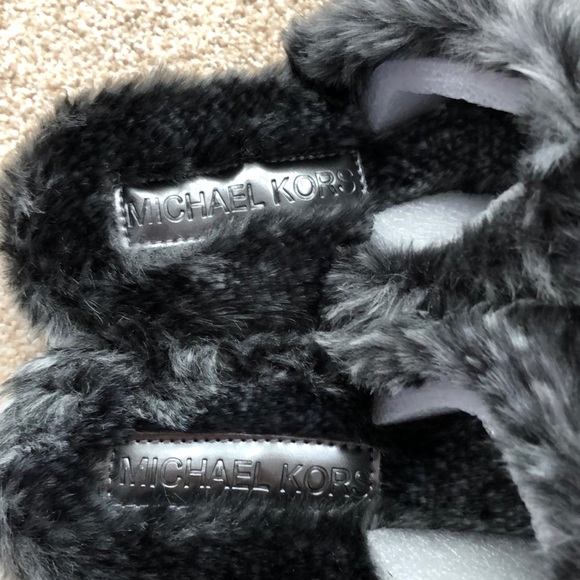 Michael Kors Slippers. Size 7. New! - Picture 6 of 6
